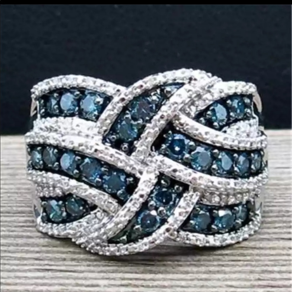 New Women’s 925 Silver Beautiful Sapphire Ring